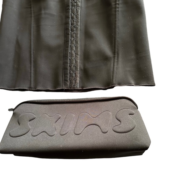 Skims Waist Trainer Size 4X - Picture 3 of 5